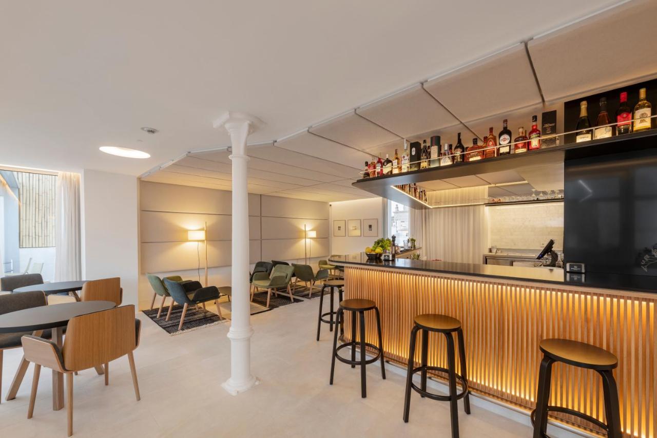 Eurostars Portico Alicante Luaran gambar The bar at the 100 Queen's Gate